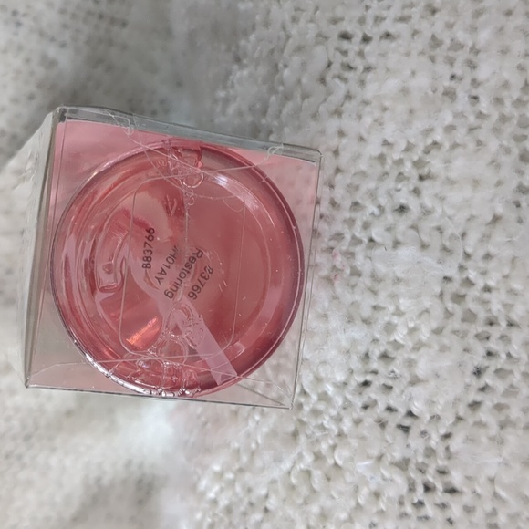 e.l.f. Facial Oil Mist in RESTORING, 60ml/2.02fl oz - Picture 7 of 9